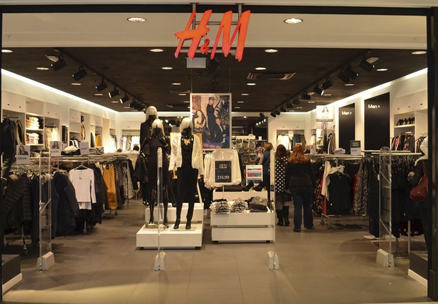 HM store front-min.e796de60
