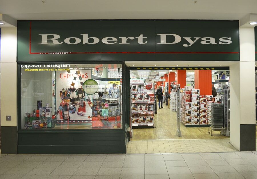 Robert Dyas store front-min.e796de60