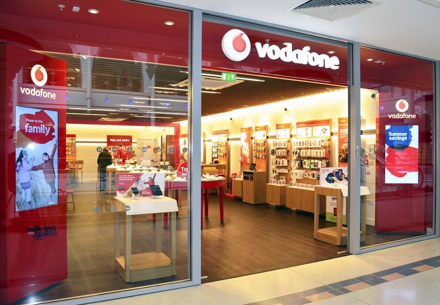 Vodafone store front-min.e796de60